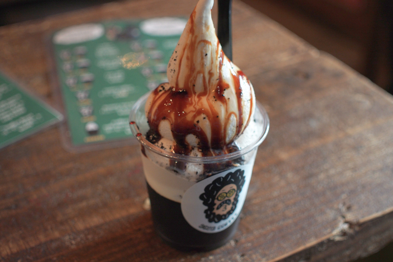 9689COFFEEのコーヒーゼリーフロート