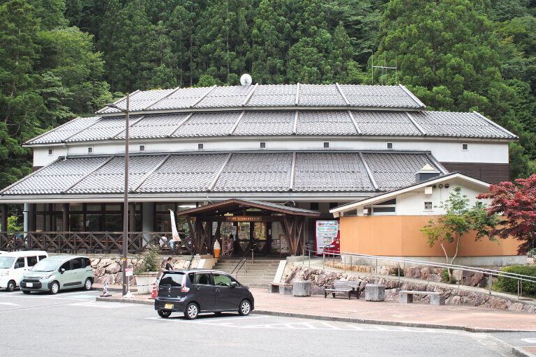 廿日市市スパ羅漢の外観