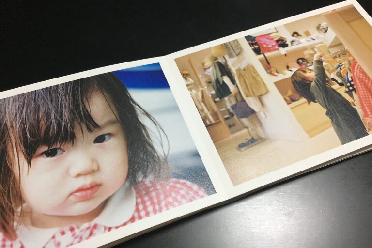 Photobackで注文したフォトブックPOCKETを開いたところ