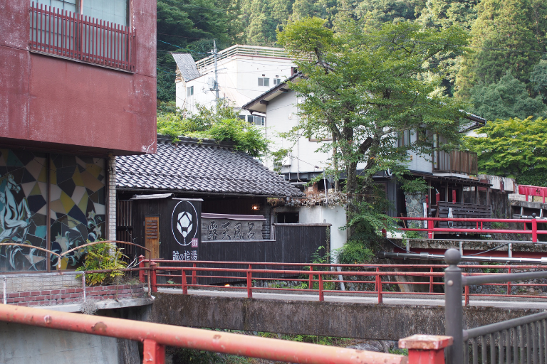 湯来温泉街