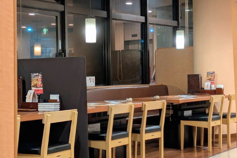 はうでい亭 伴店の店内