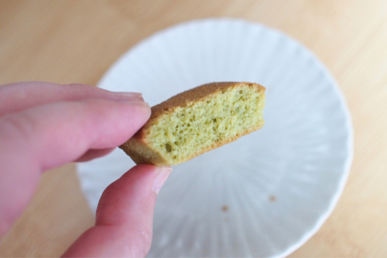フードマークのドライスイーツ フィナンシェ お茶の断面