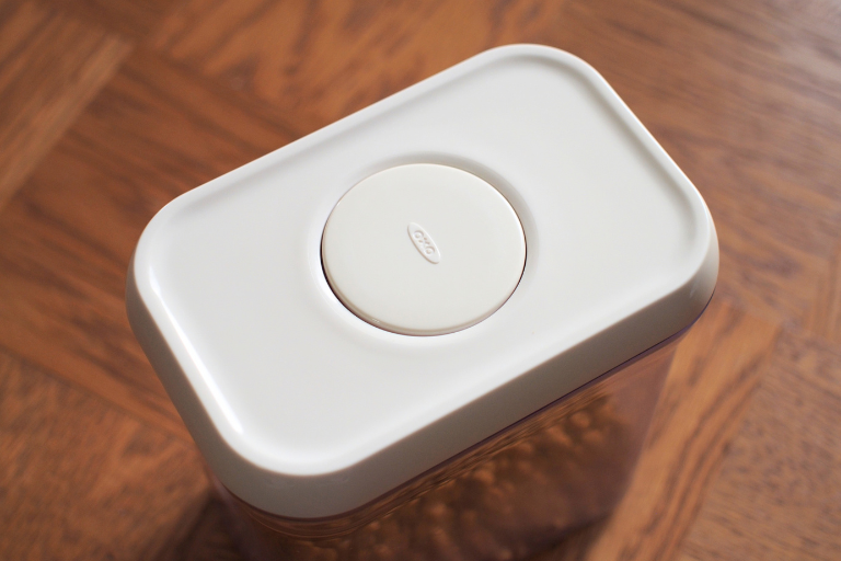 OXO(オクソー)のポップコンテナを上から見たところ